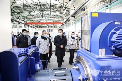 丹東市委書記裴偉東調研曙光汽車集團車橋工廠復工復產工作